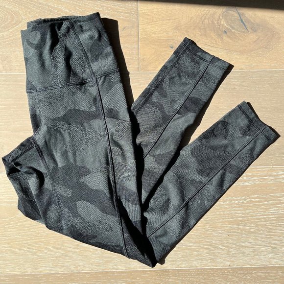 The North Face Pants - NWOT the north face luxe motivation pocket 7/8 legging - black/gray camo - small